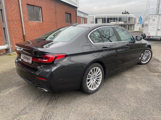 Fahrzeugabbildung BMW 545e xDrive Limousine