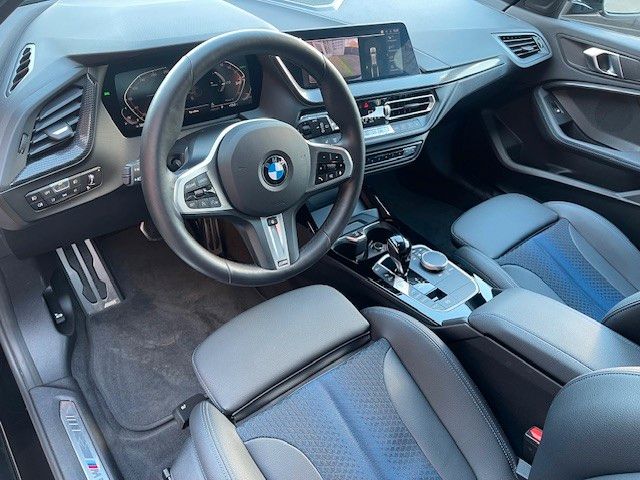 Fahrzeugabbildung BMW 120i M Sportpaket
