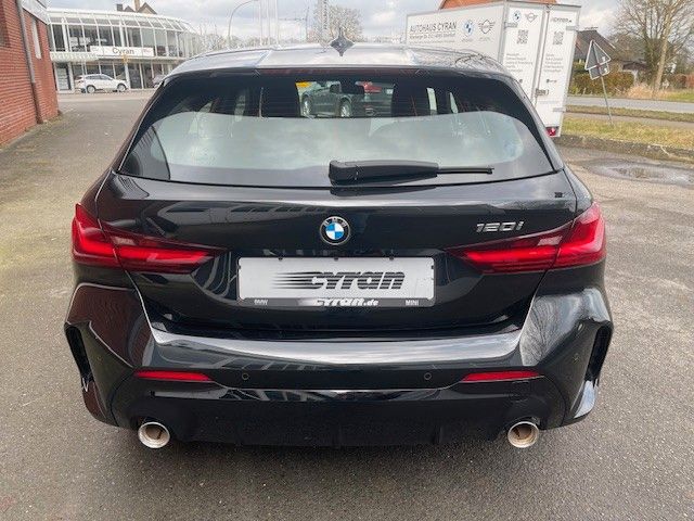 Fahrzeugabbildung BMW 120i M Sportpaket