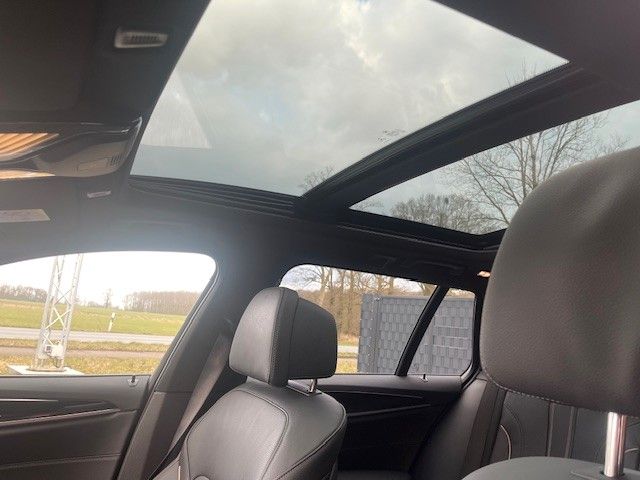 Fahrzeugabbildung BMW 520 d xDrive Sport Line HEAD UP,LEDER,PANO,AHK
