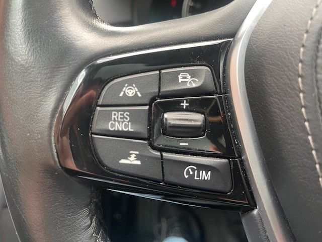 Fahrzeugabbildung BMW 520 d xDrive Sport Line HEAD UP,LEDER,PANO,AHK