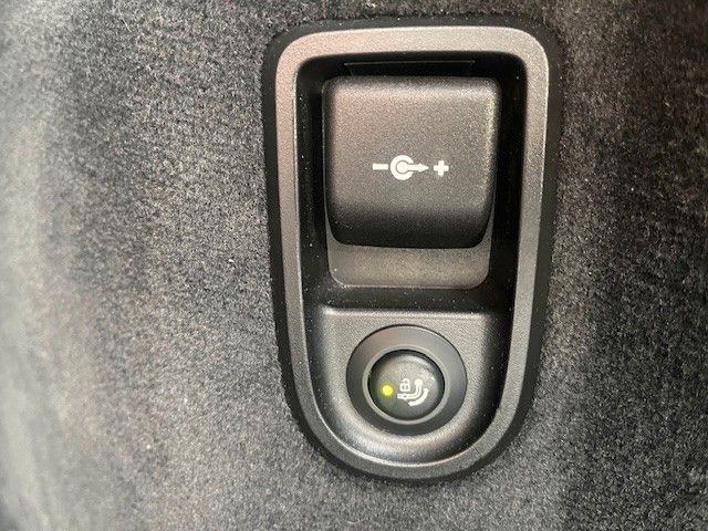 Fahrzeugabbildung BMW 520 d xDrive Sport Line HEAD UP,LEDER,PANO,AHK