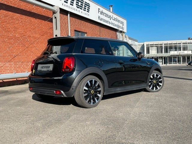 Fahrzeugabbildung MINI COOPER SE Yours Trim
