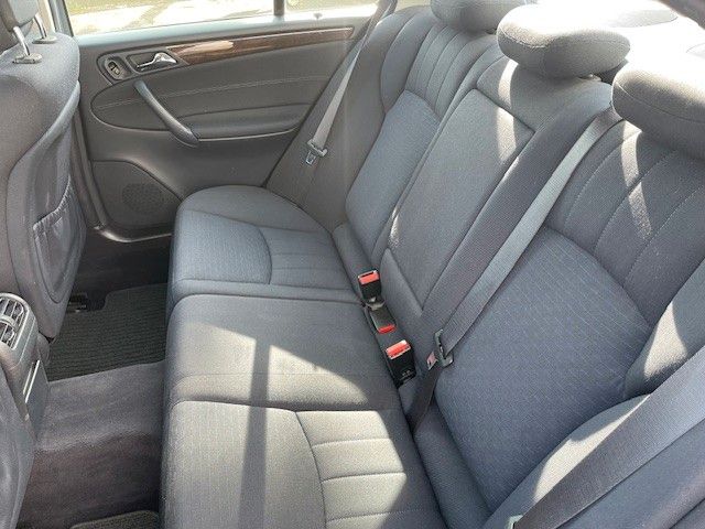 Fahrzeugabbildung Mercedes-Benz C 180 Lim. Elegance Rentnerfahrzeug