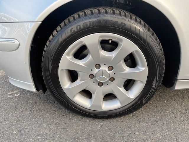 Fahrzeugabbildung Mercedes-Benz C 180 Lim. Elegance Rentnerfahrzeug