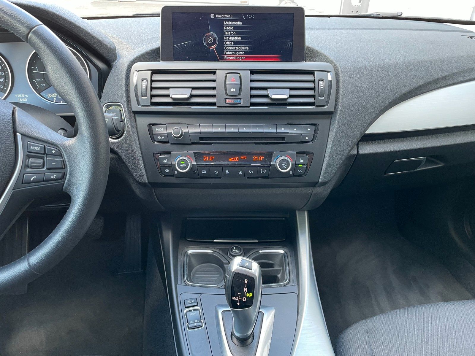Fahrzeugabbildung BMW 116i