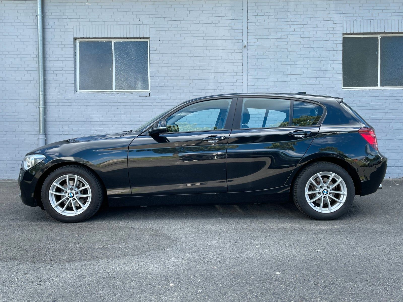 Fahrzeugabbildung BMW 116i