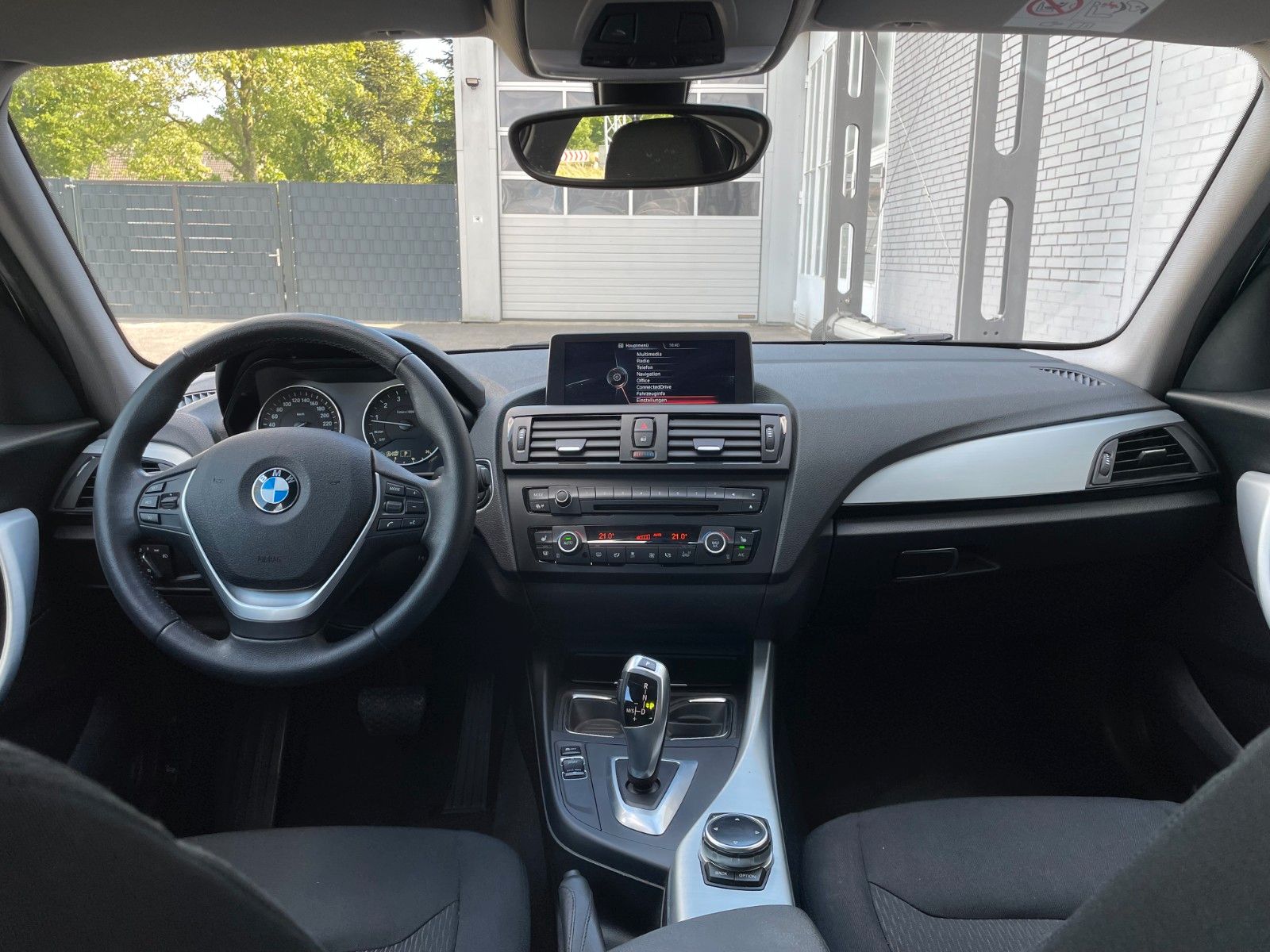 Fahrzeugabbildung BMW 116i
