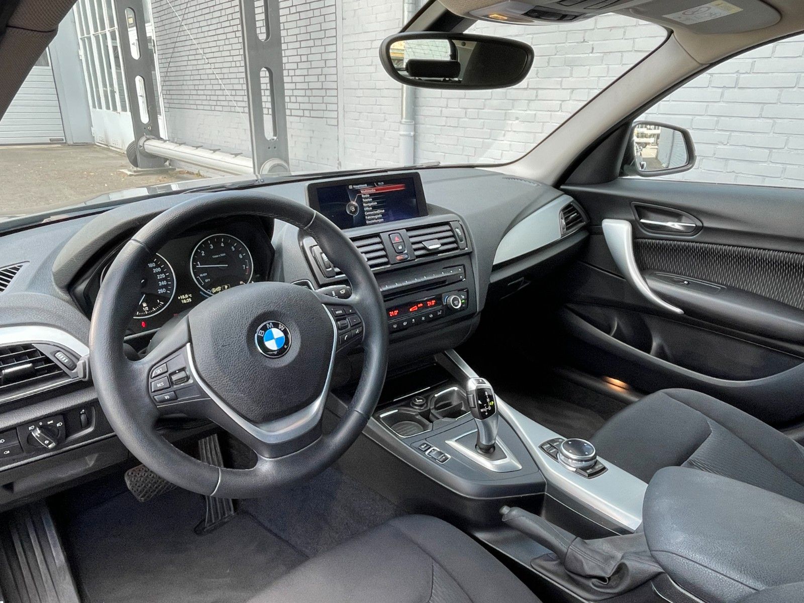 Fahrzeugabbildung BMW 116i