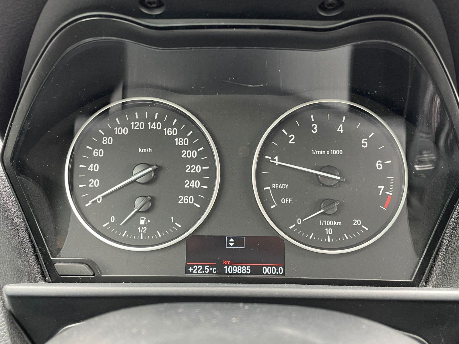 Fahrzeugabbildung BMW 218i Coupe