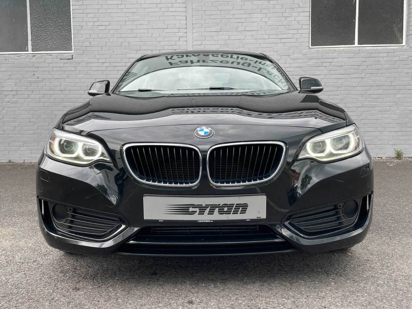 Fahrzeugabbildung BMW 218i Coupe