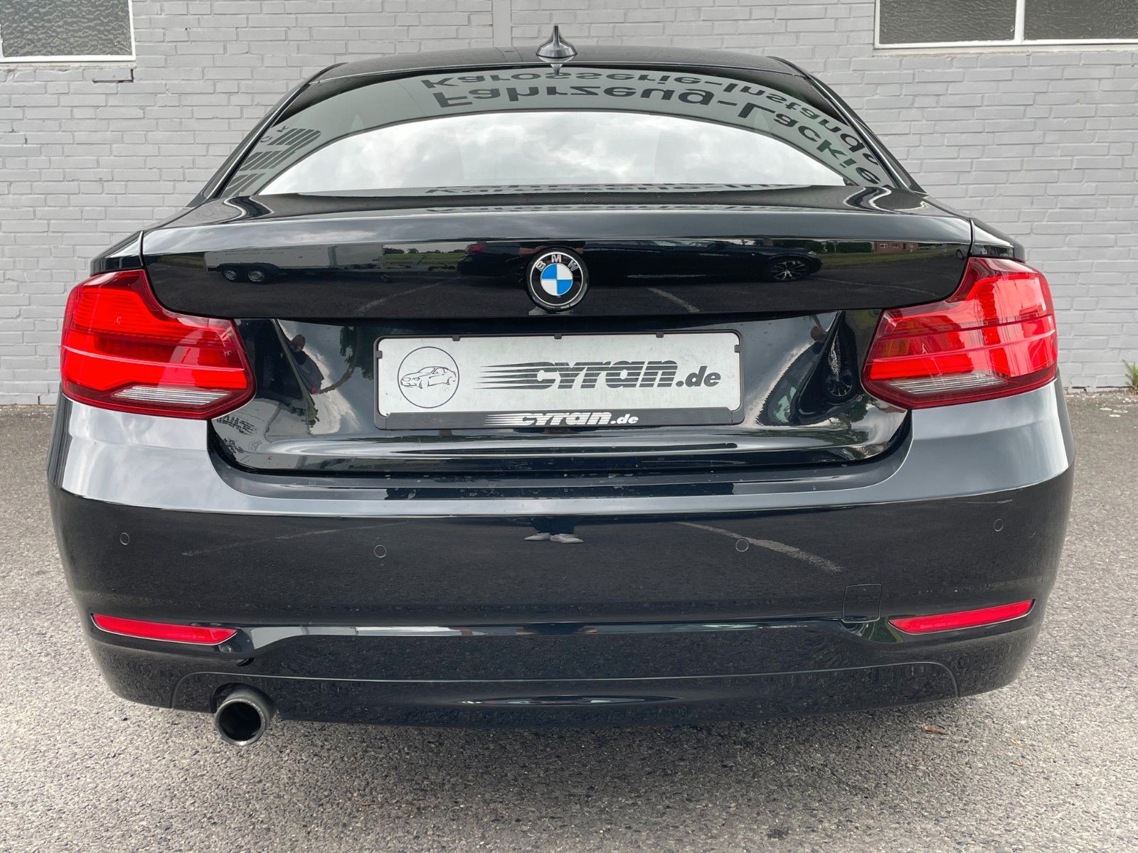 Fahrzeugabbildung BMW 218i Coupe