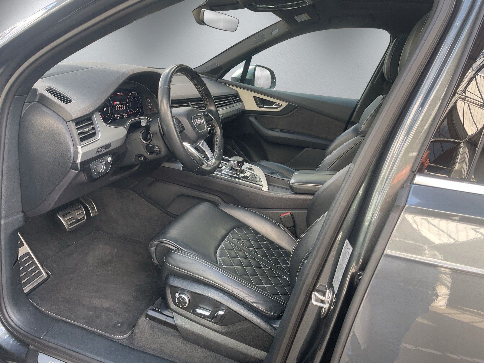 Fahrzeugabbildung Audi SQ7 4.0 TDI quattro