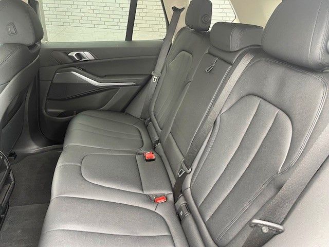 Fahrzeugabbildung BMW X5 xDrive 30d LASER HUD uvm.