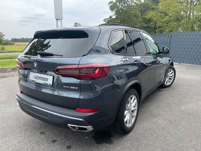 Fahrzeugabbildung BMW X5 xDrive 30d LASER HUD uvm.