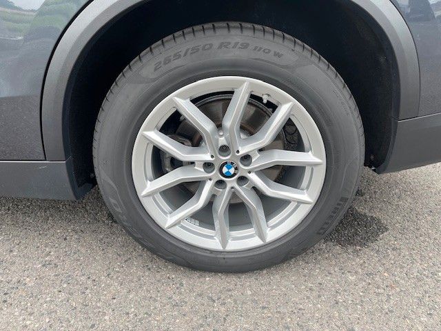 Fahrzeugabbildung BMW X5 xDrive 30d LASER HUD uvm.
