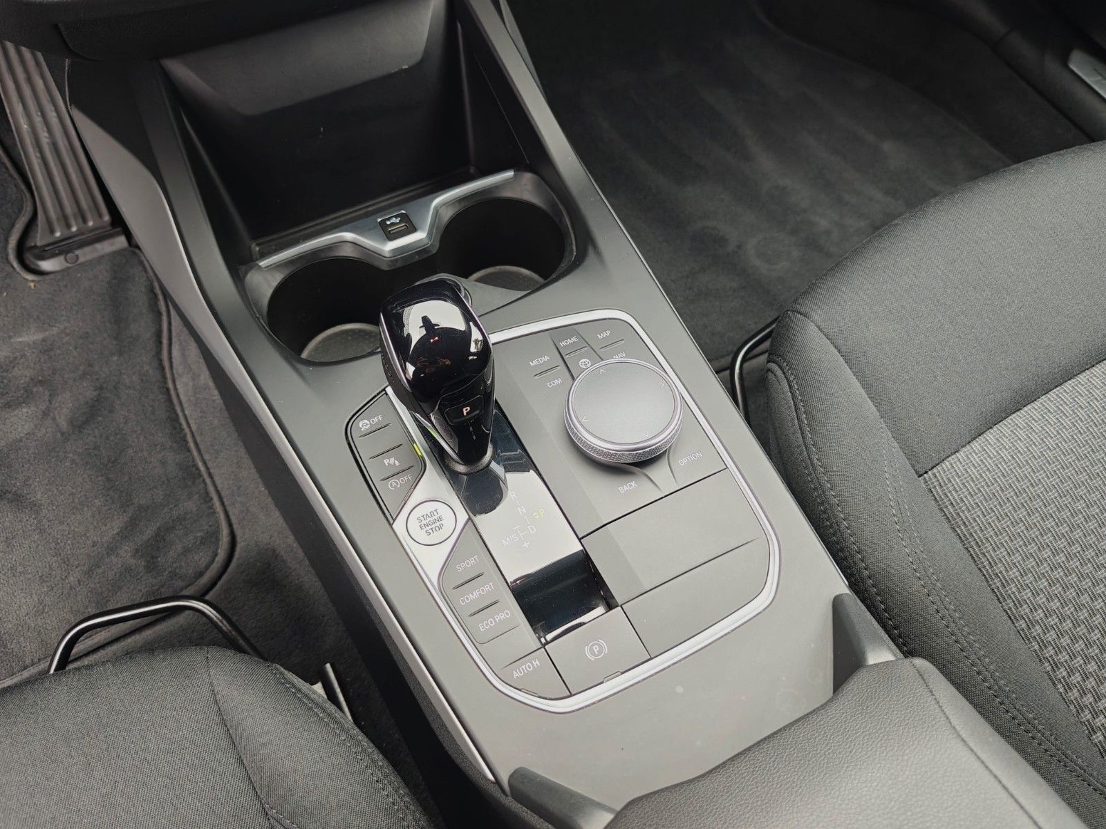 Fahrzeugabbildung BMW 116d Advantage