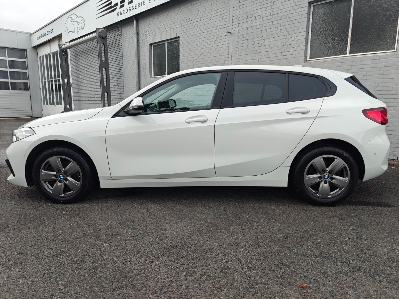 Fahrzeugabbildung BMW 116d Advantage