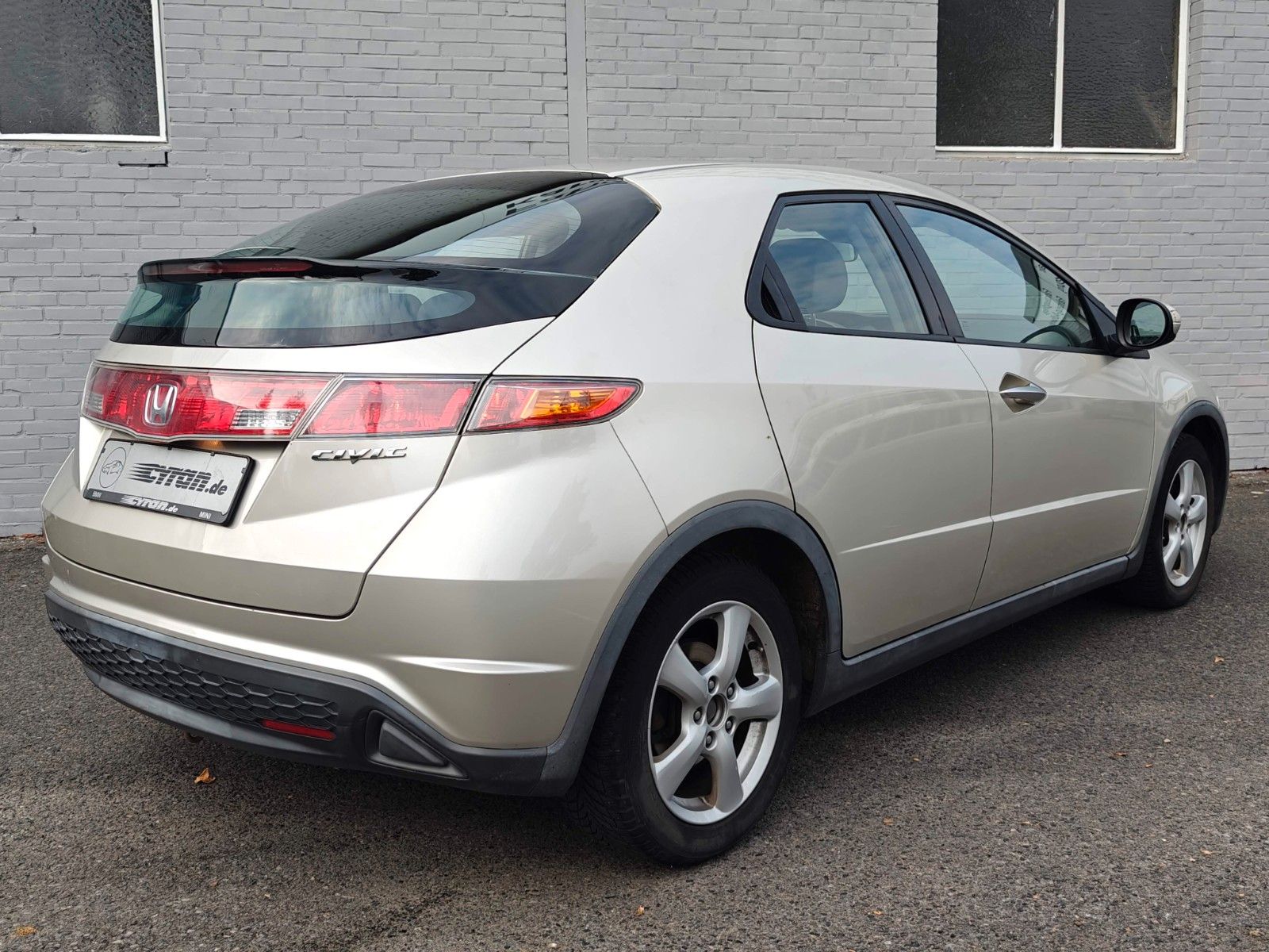 Fahrzeugabbildung Honda Civic Lim. 5-trg. 1.4 Sport