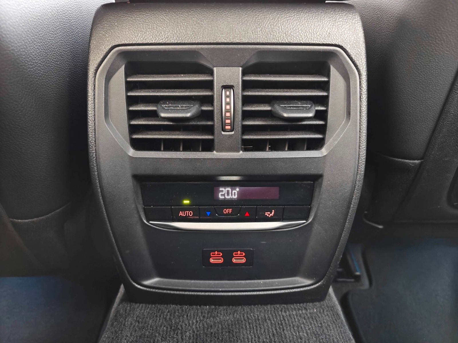 Fahrzeugabbildung BMW 330e Touring Sport Line