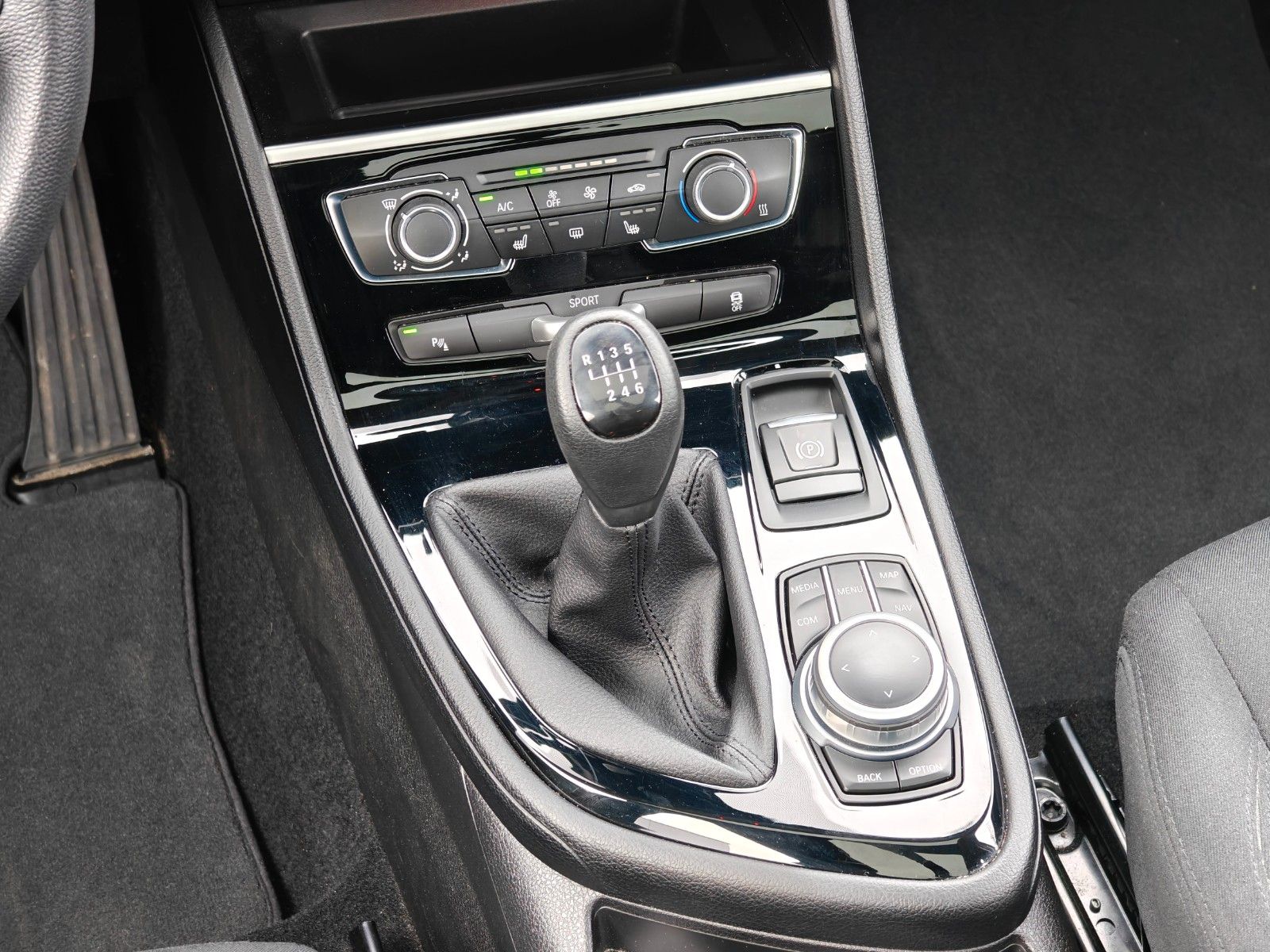 Fahrzeugabbildung BMW 216 Active Tourer