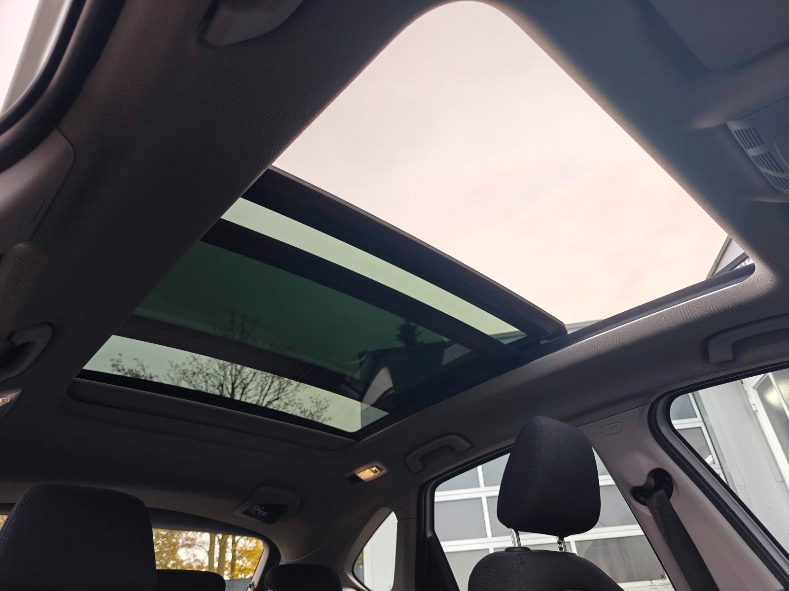 Fahrzeugabbildung BMW 216 Active Tourer