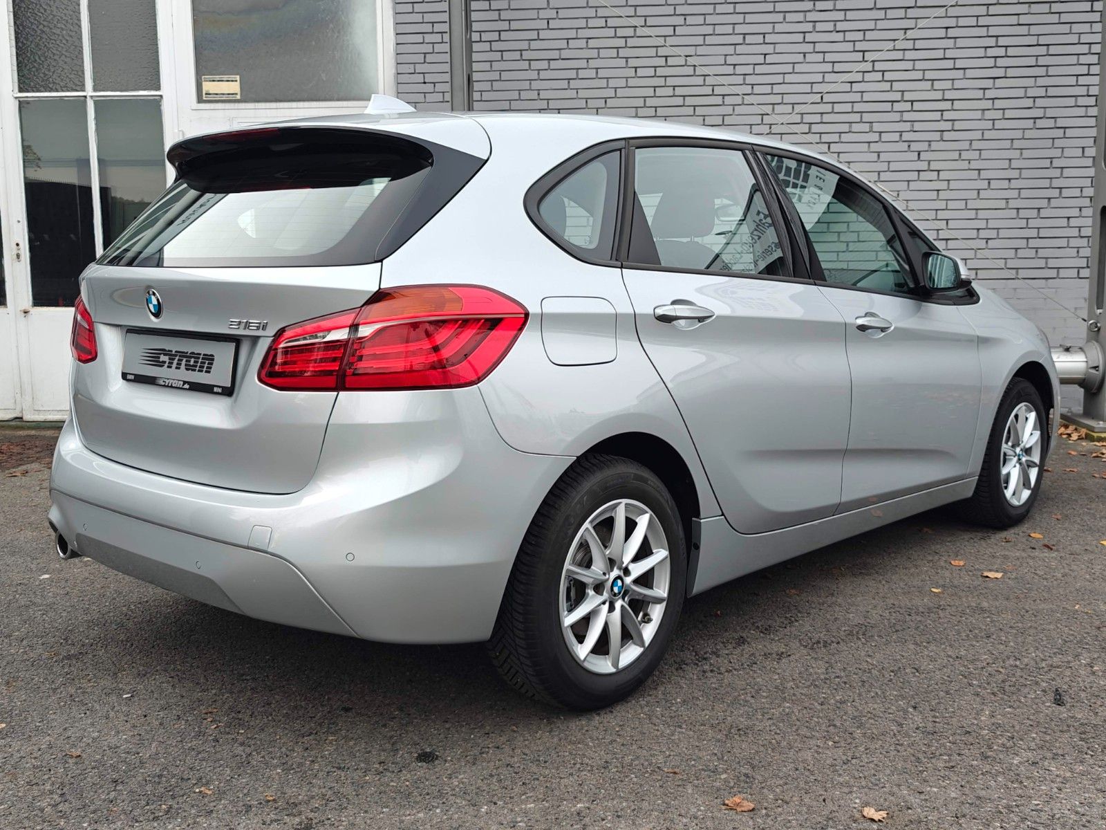 Fahrzeugabbildung BMW 216 Active Tourer