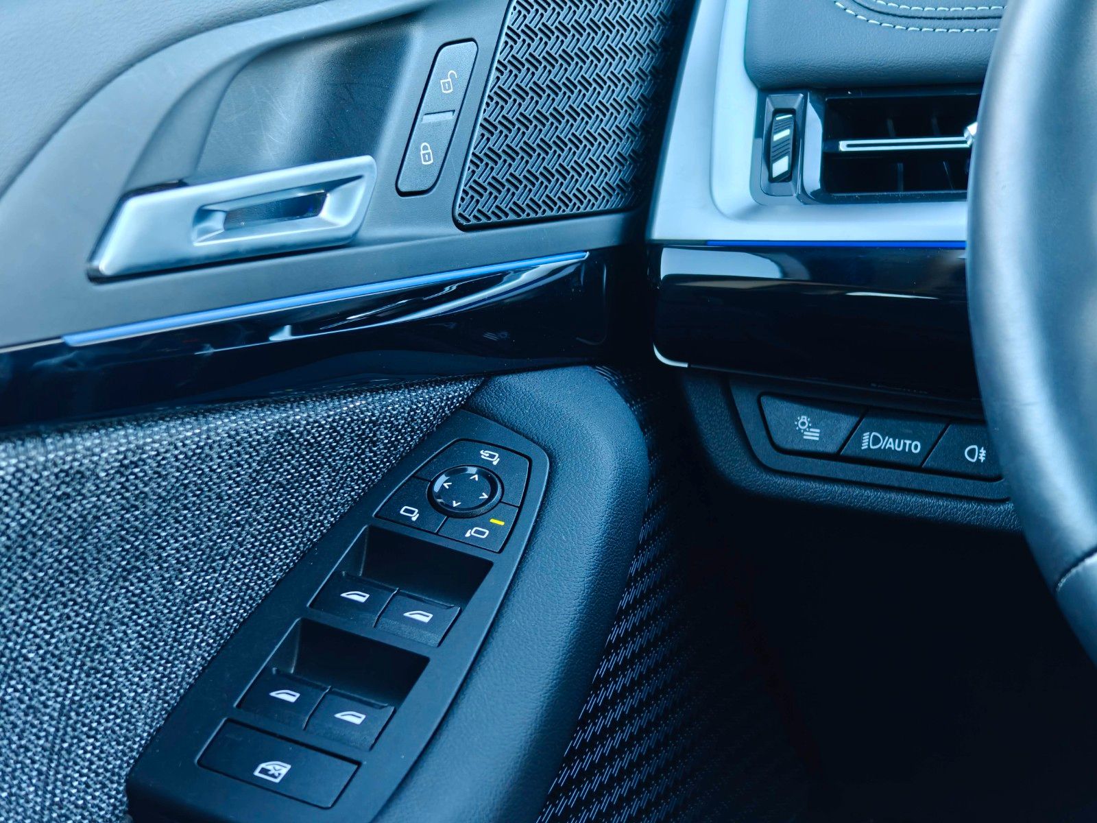 Fahrzeugabbildung BMW 218i Active Tourer