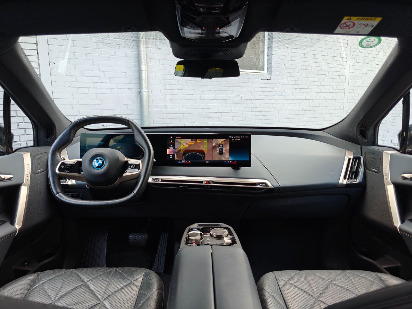 Fahrzeugabbildung BMW iX 40 xDrive