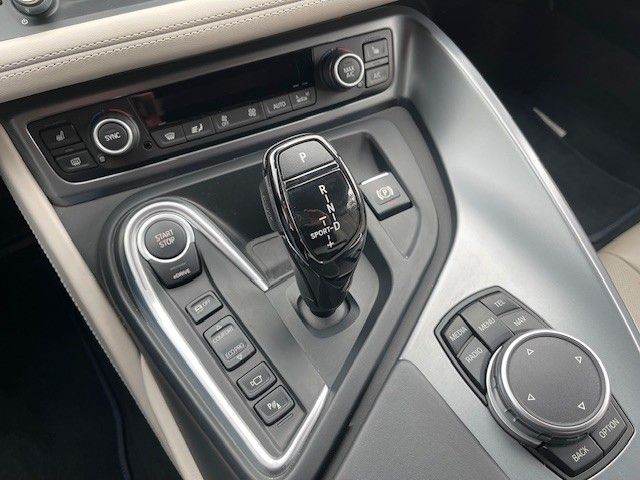 Fahrzeugabbildung BMW i8 Coupe Pure Impulse