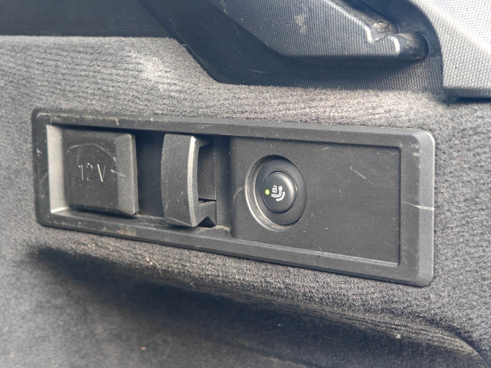 Fahrzeugabbildung BMW 330e Touring M Sport