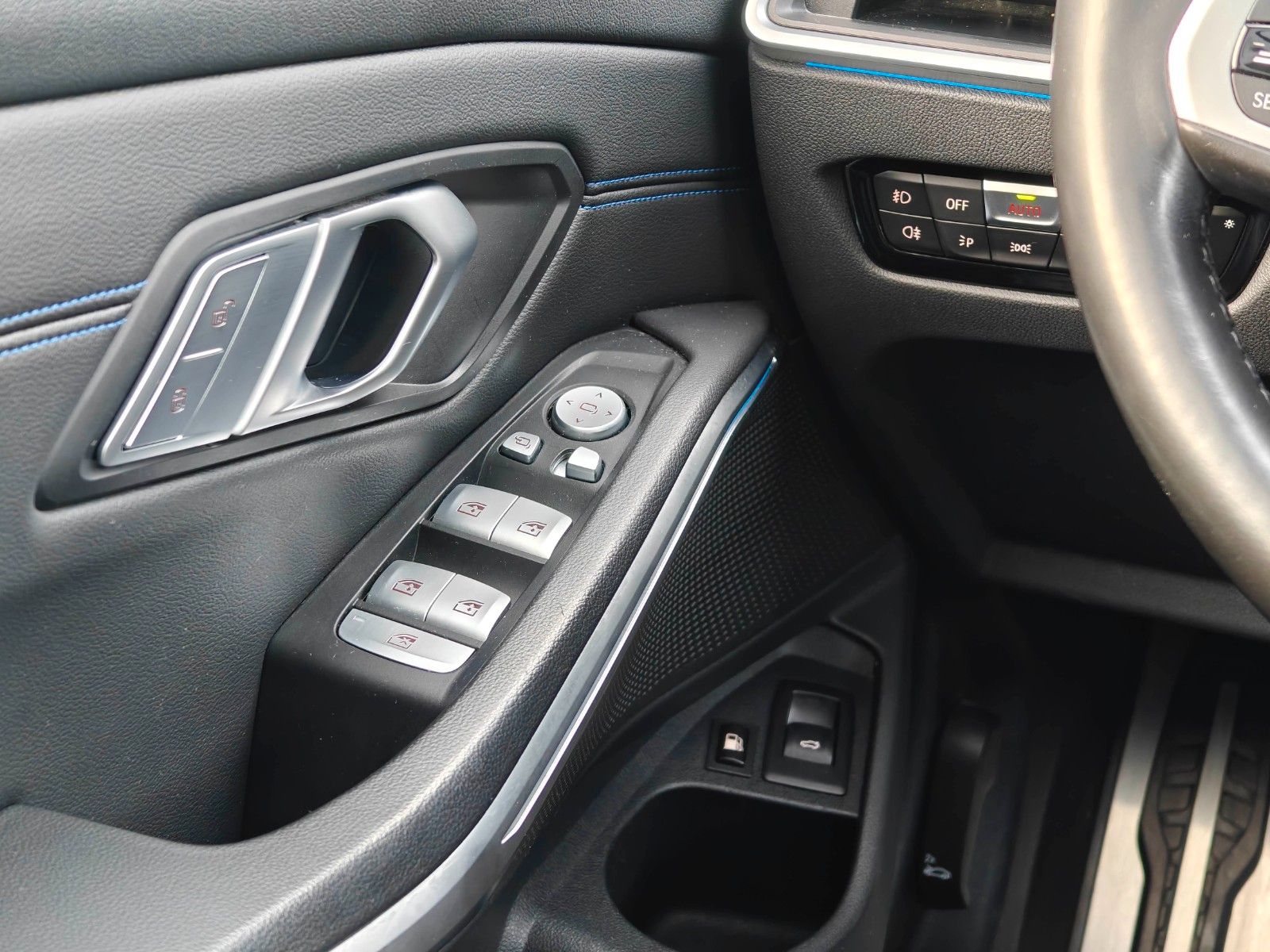 Fahrzeugabbildung BMW 330e Touring M Sport