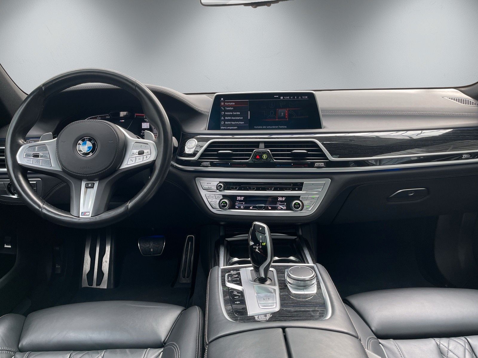 Fahrzeugabbildung BMW 750 i xDrive M Sport