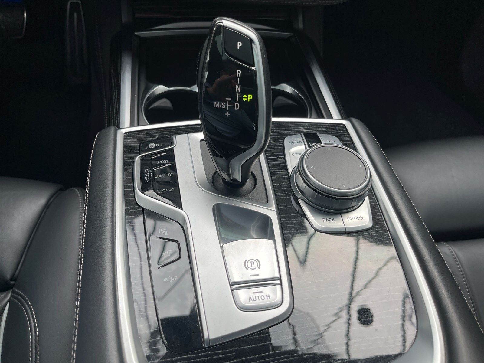 Fahrzeugabbildung BMW 750 i xDrive M Sport