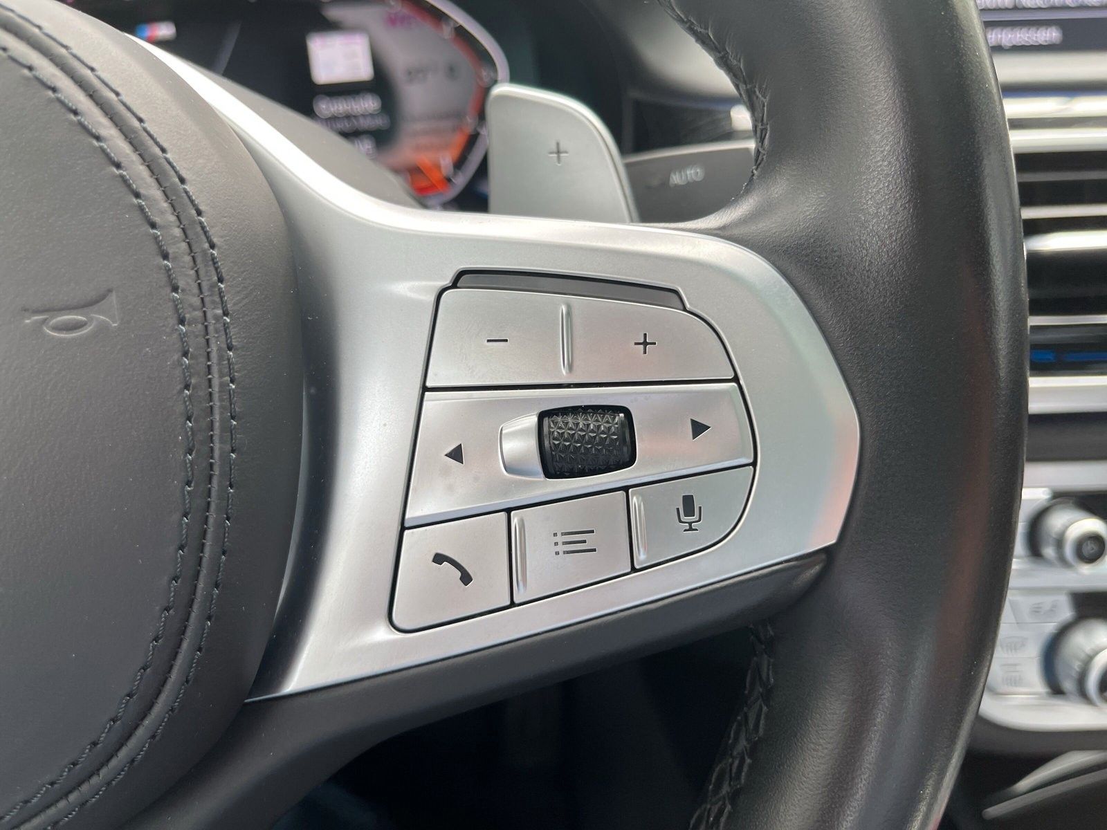 Fahrzeugabbildung BMW 750 i xDrive M Sport