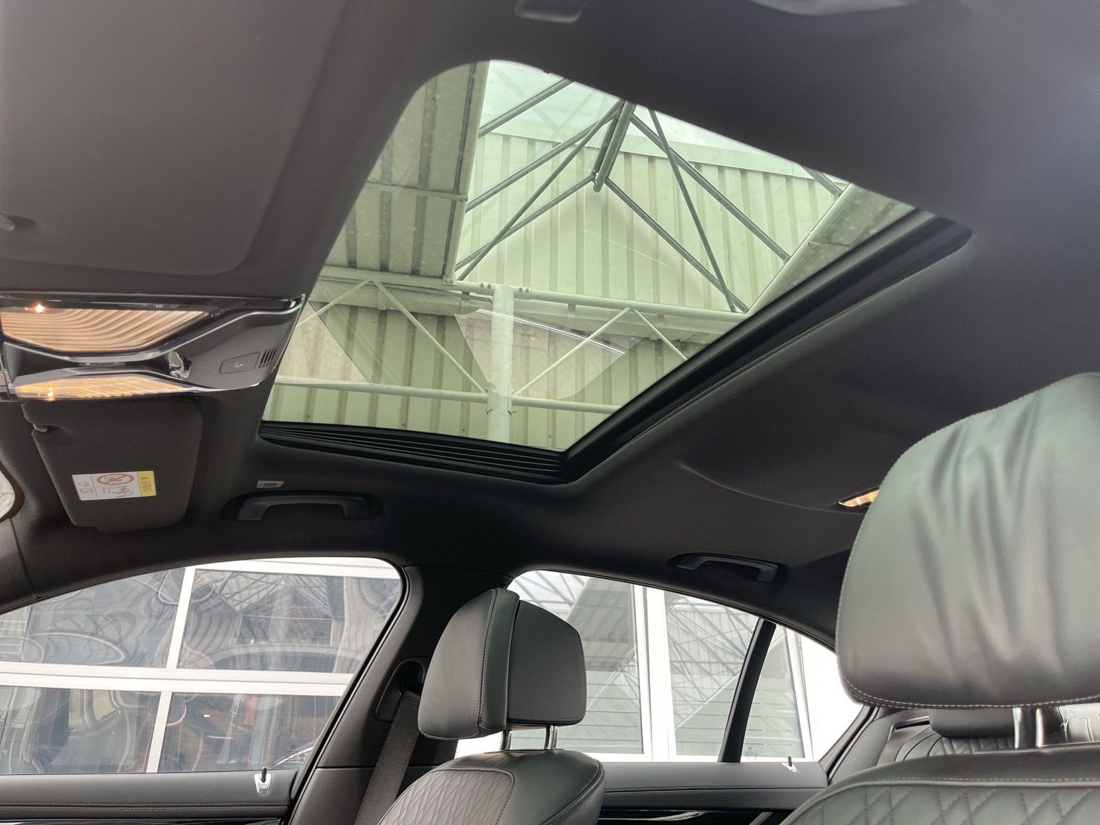 Fahrzeugabbildung BMW 750 i xDrive M Sport