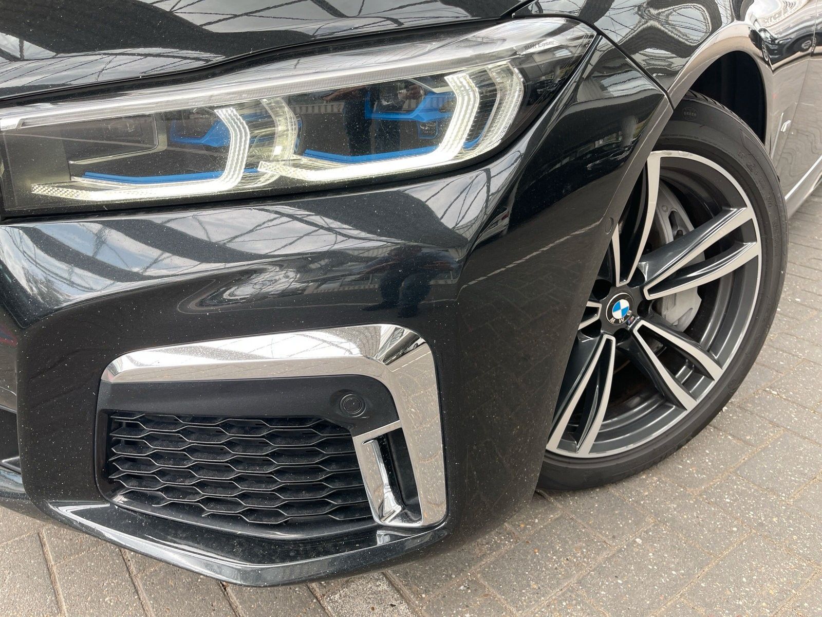 Fahrzeugabbildung BMW 750 i xDrive M Sport