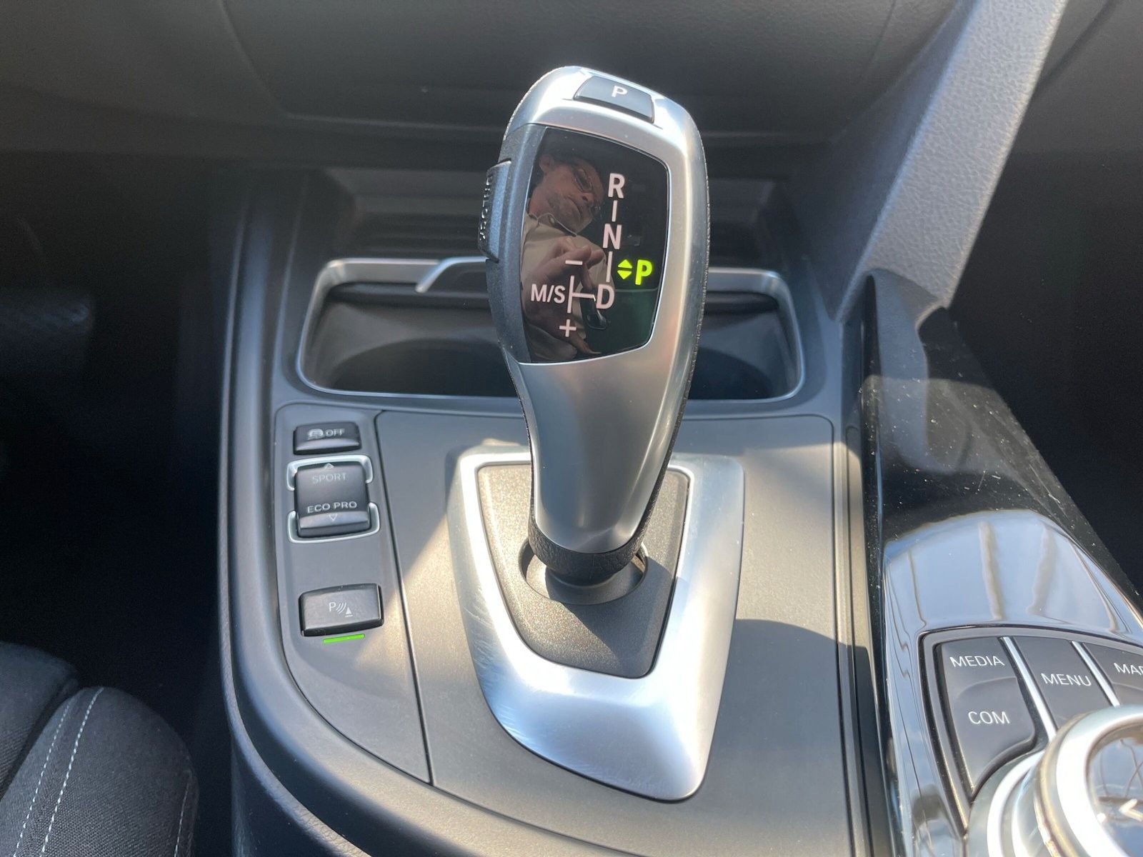 Fahrzeugabbildung BMW 320 i Limousine Sport Line