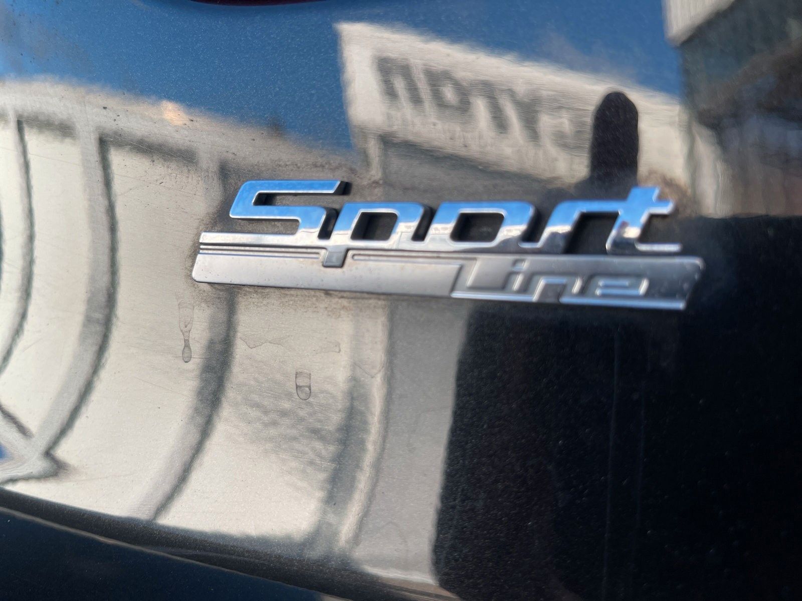Fahrzeugabbildung BMW 320 i Limousine Sport Line