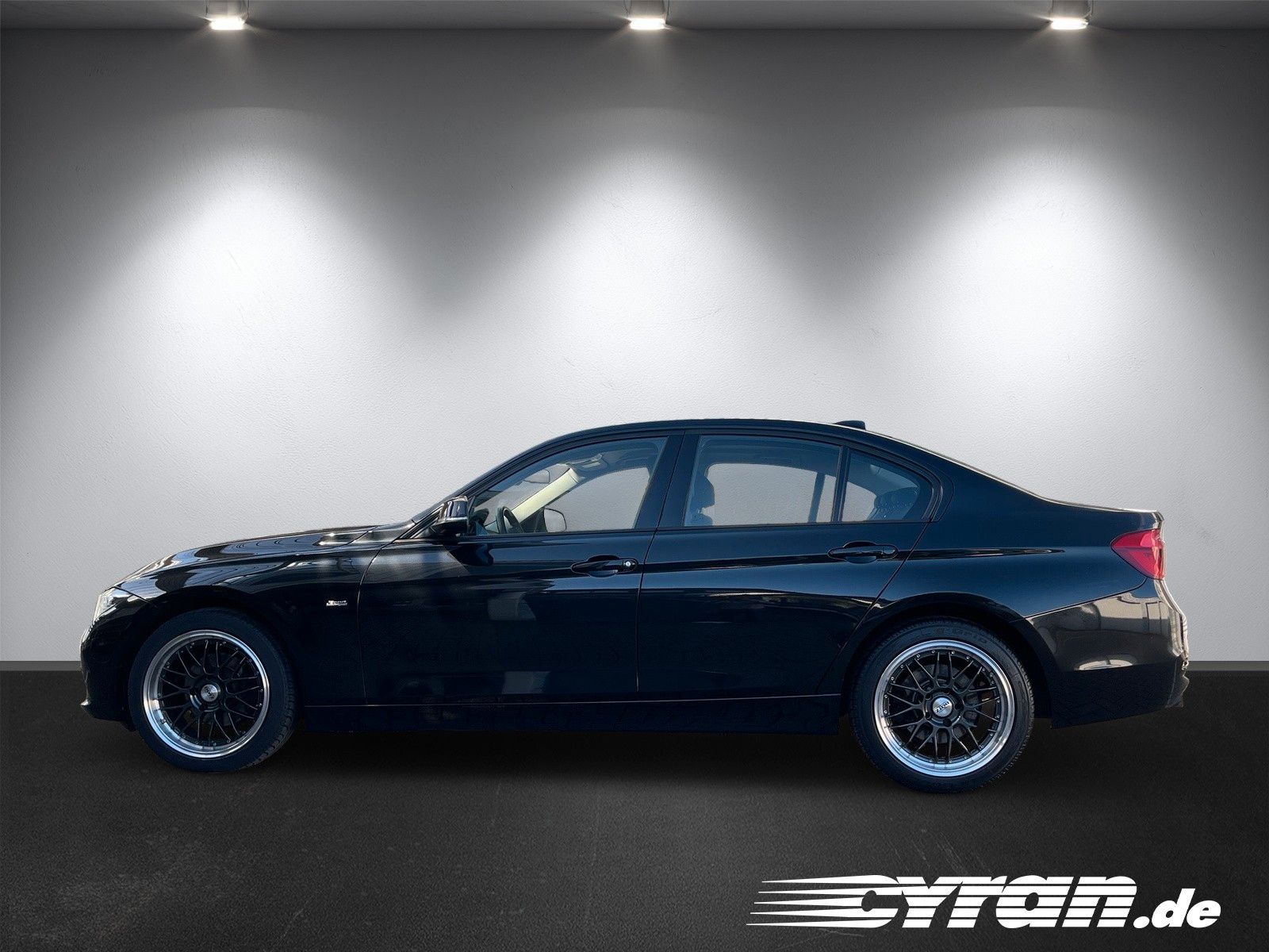 Fahrzeugabbildung BMW 320 i Limousine Sport Line