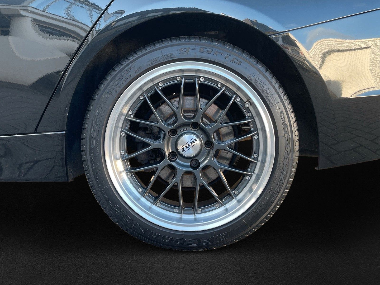 Fahrzeugabbildung BMW 320 i Limousine Sport Line