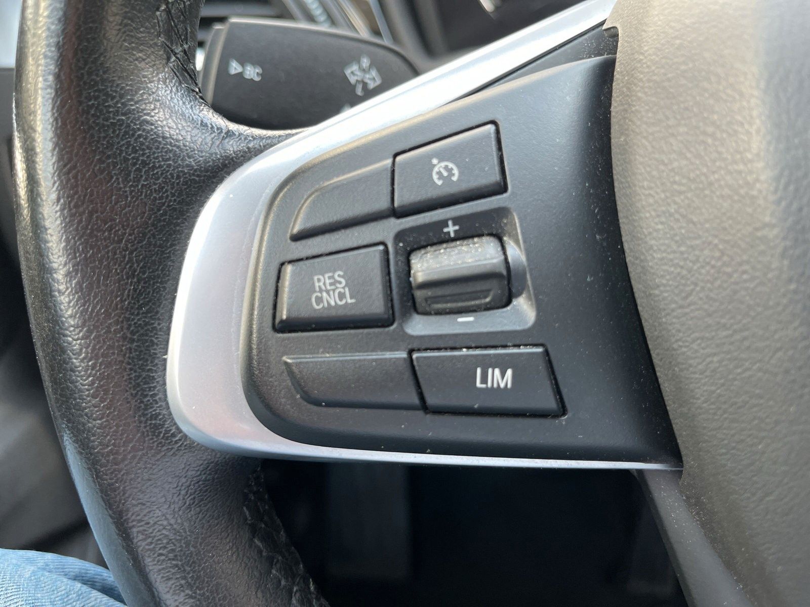 Fahrzeugabbildung BMW X1 sDrive 18 d xLine