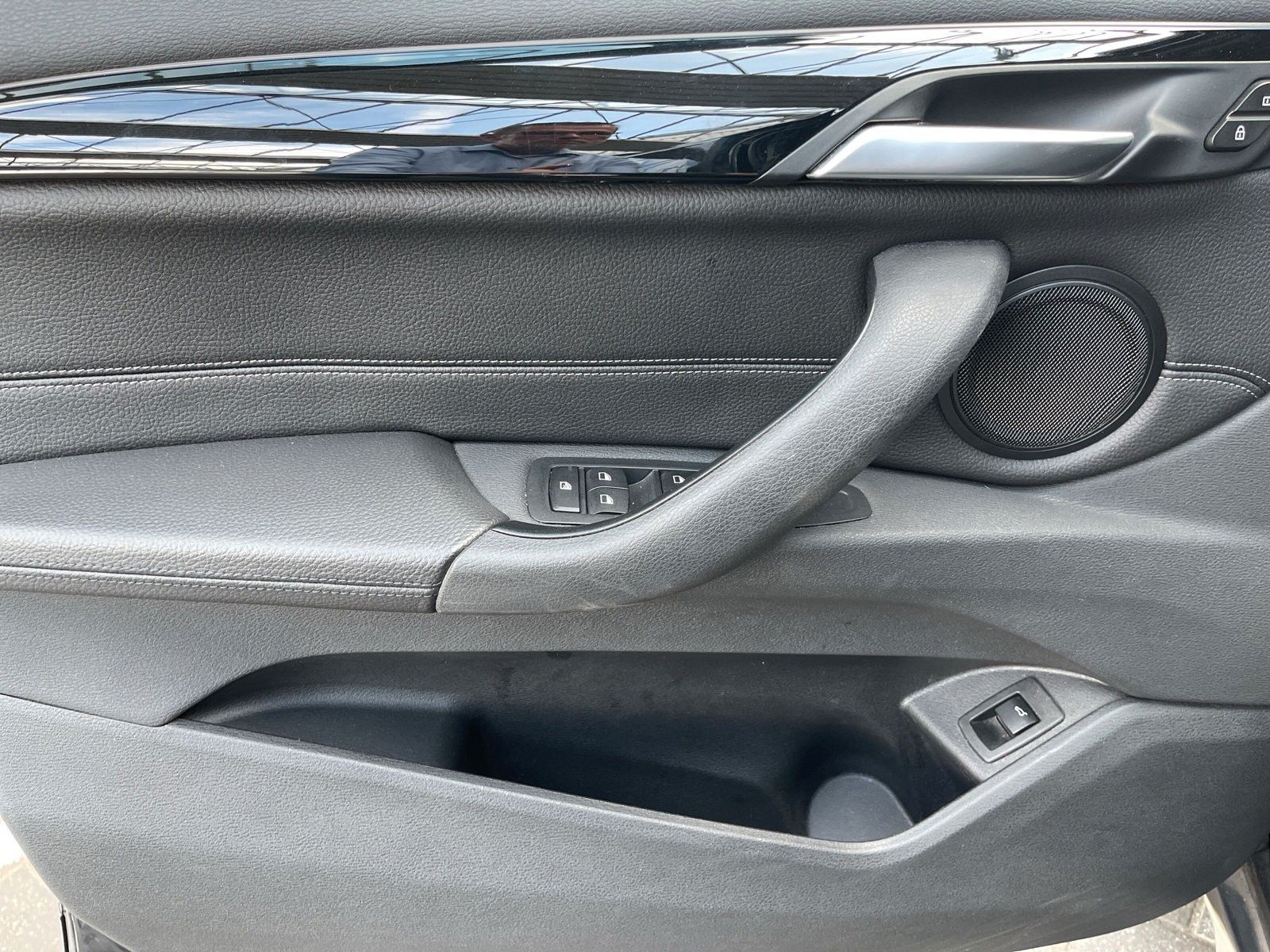 Fahrzeugabbildung BMW X1 sDrive 18 d xLine