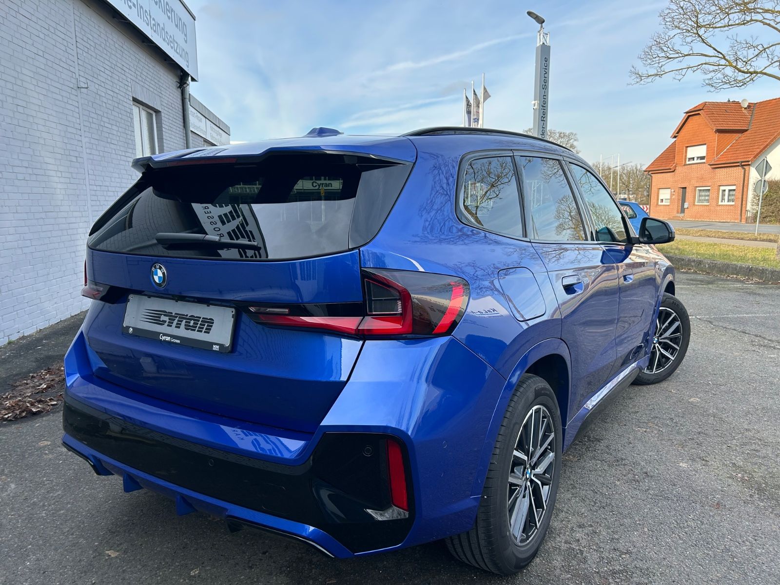 Fahrzeugabbildung BMW X1 20i sDrive M Sport