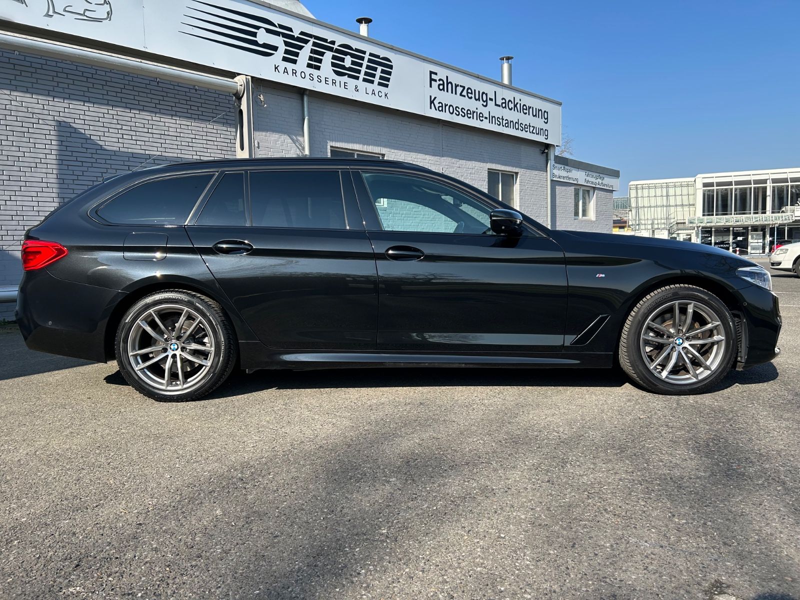 Fahrzeugabbildung BMW 520d M Sport Touring