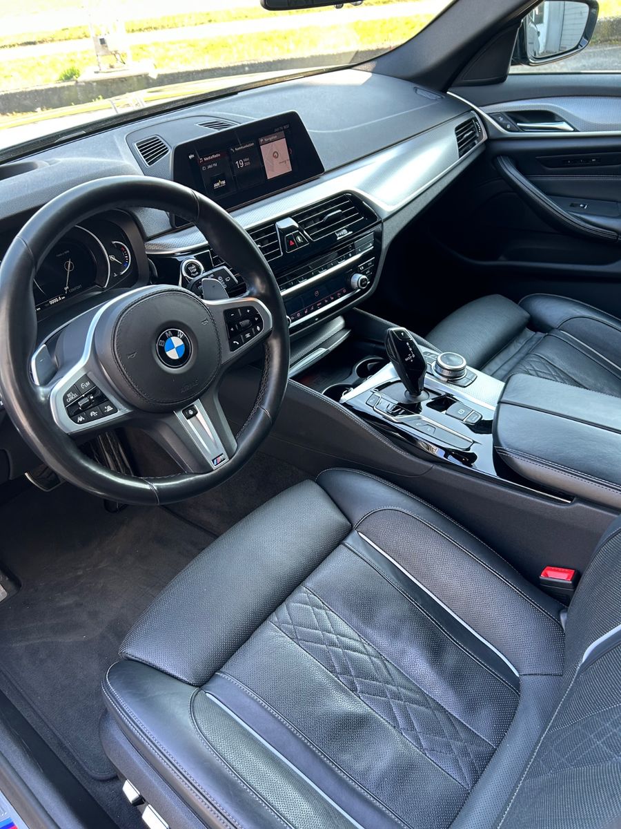 Fahrzeugabbildung BMW 520d M Sport Touring