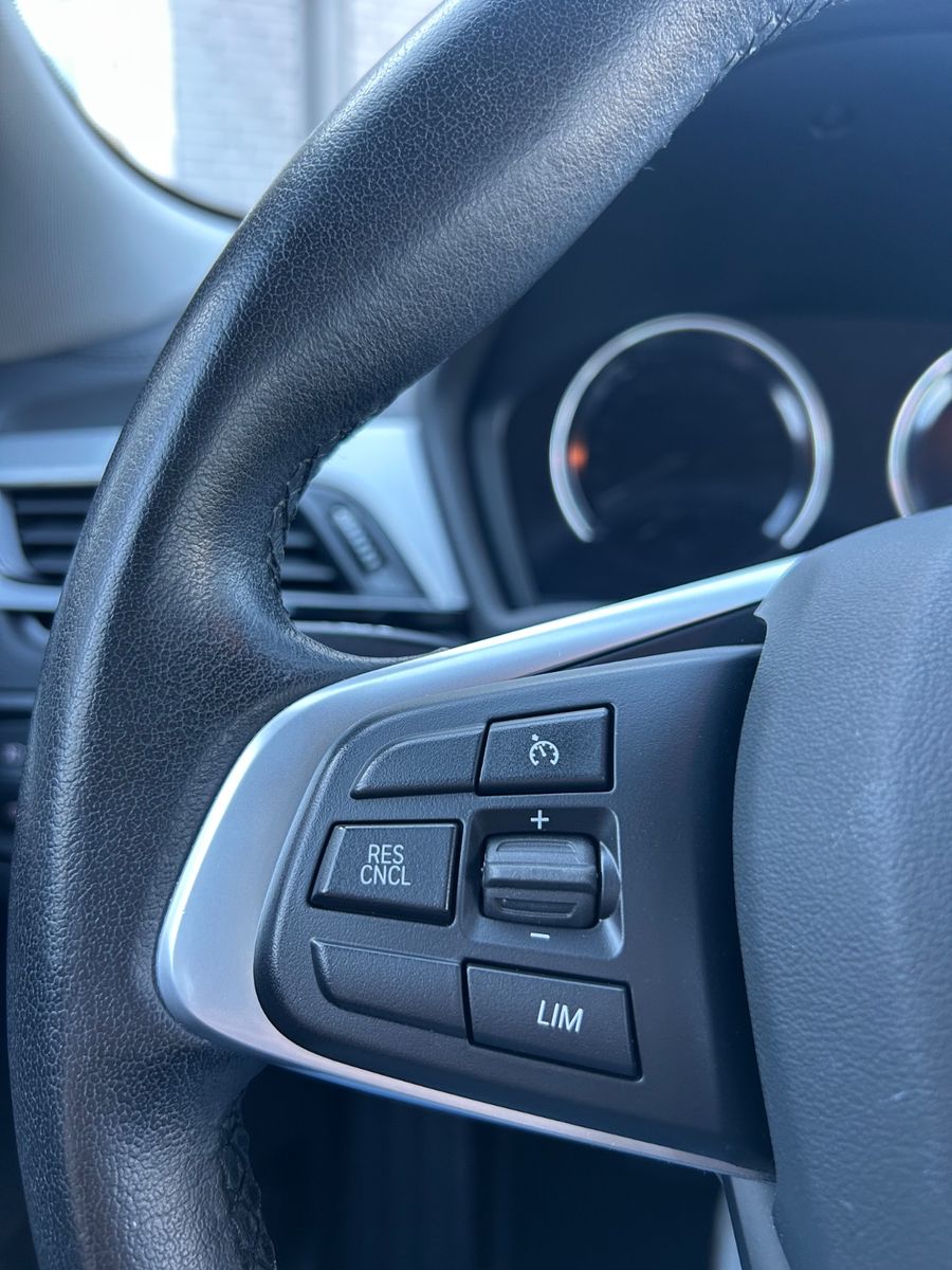 Fahrzeugabbildung BMW X2 18i sDrive Advantage