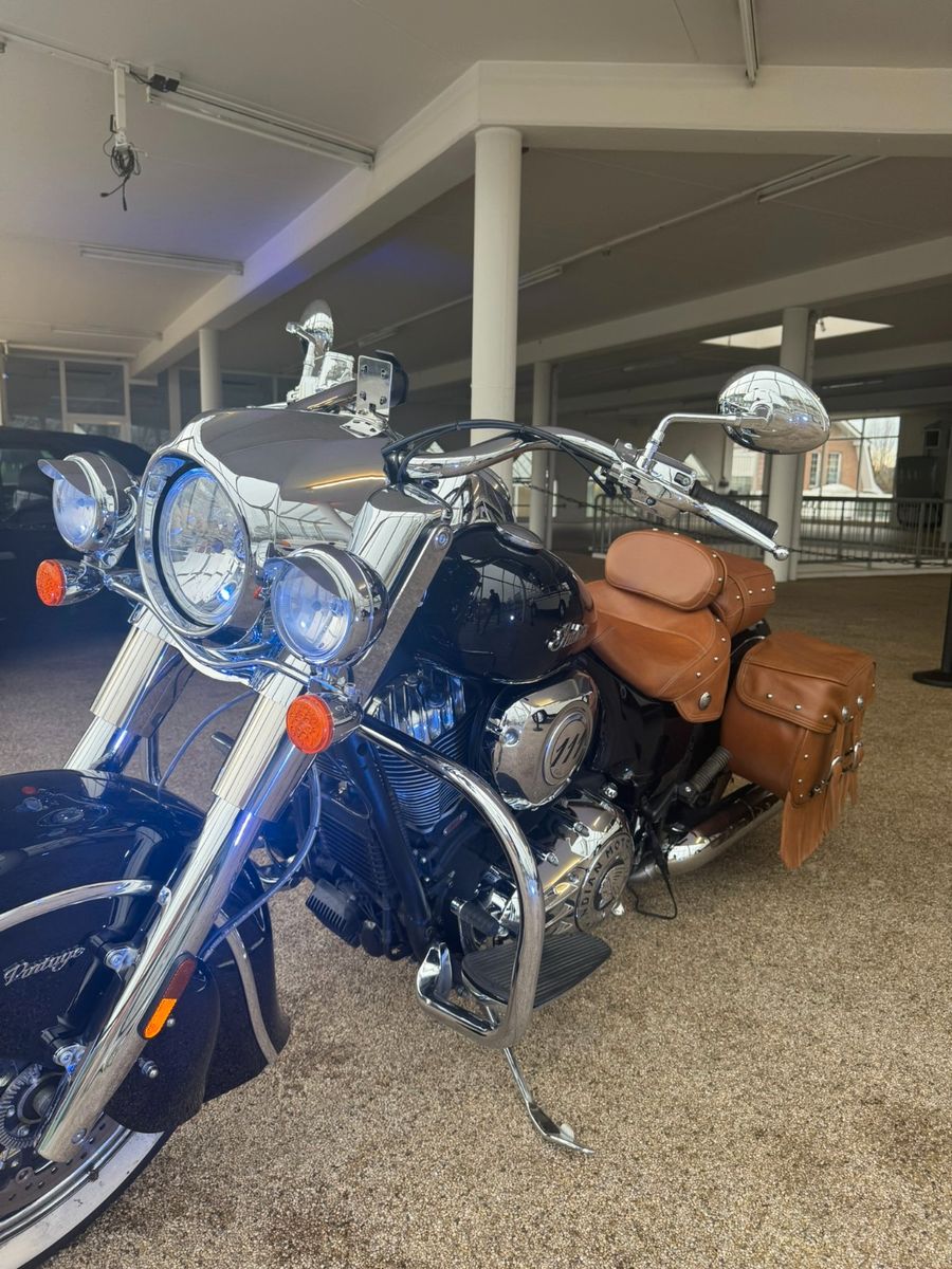 Fahrzeugabbildung Indian CHIEF VINTAGE Top Zustand - Top Ausstattung