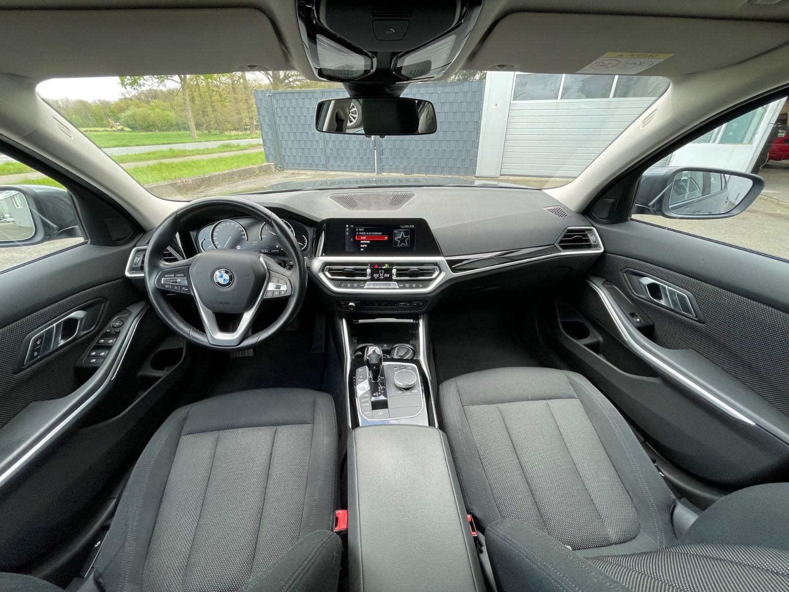 Fahrzeugabbildung BMW 320 dA Advantage