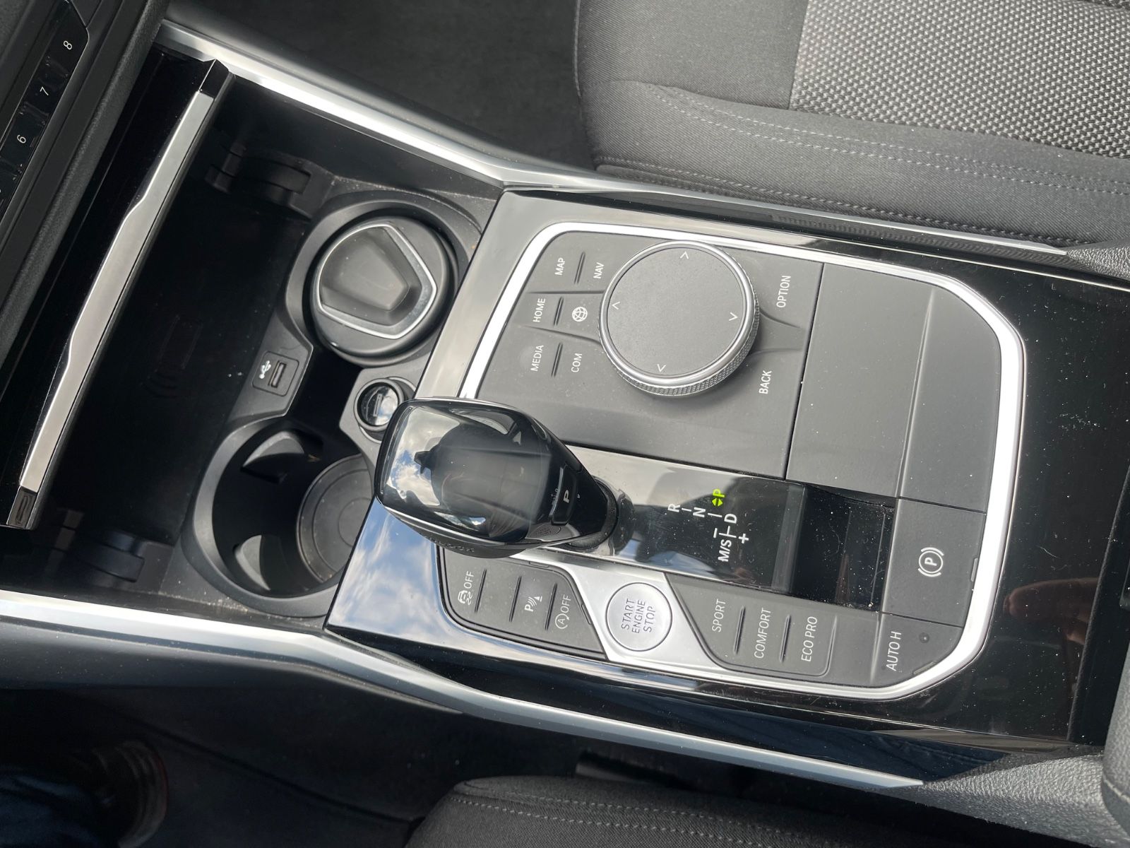 Fahrzeugabbildung BMW 320 dA Advantage